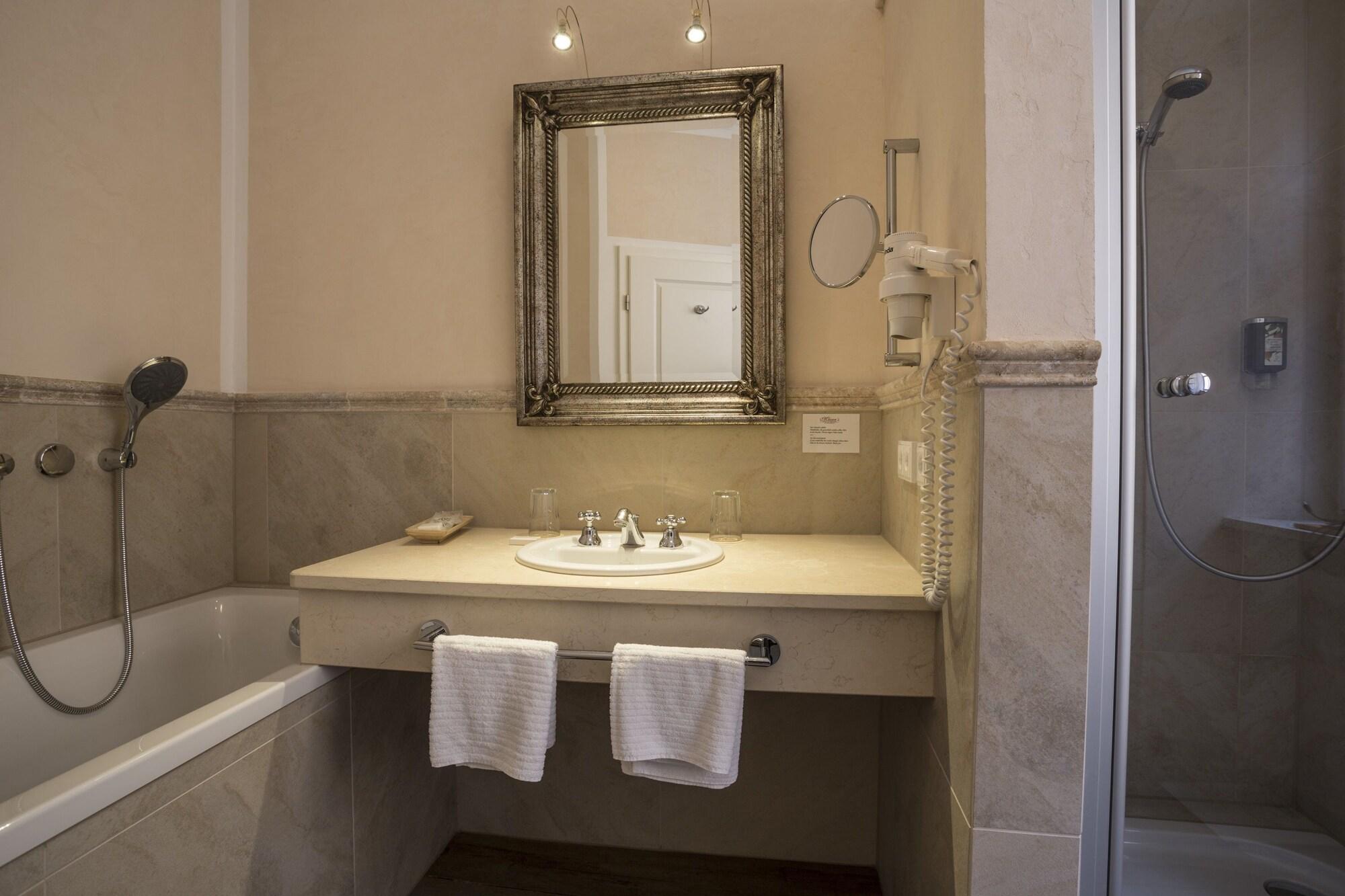 Meiser Altstadt Hotel دينكلسبهل المظهر الخارجي الصورة