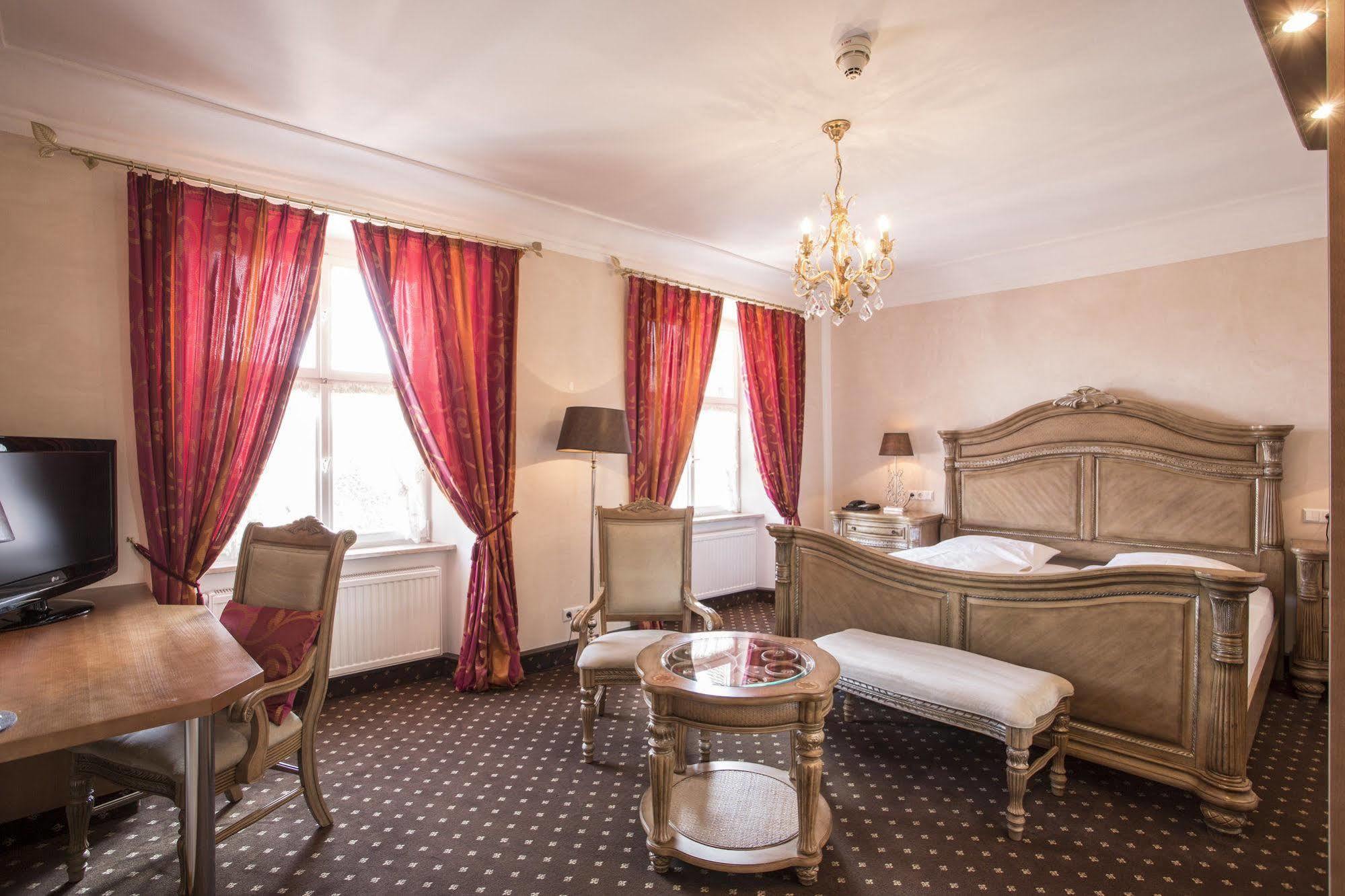 Meiser Altstadt Hotel دينكلسبهل المظهر الخارجي الصورة